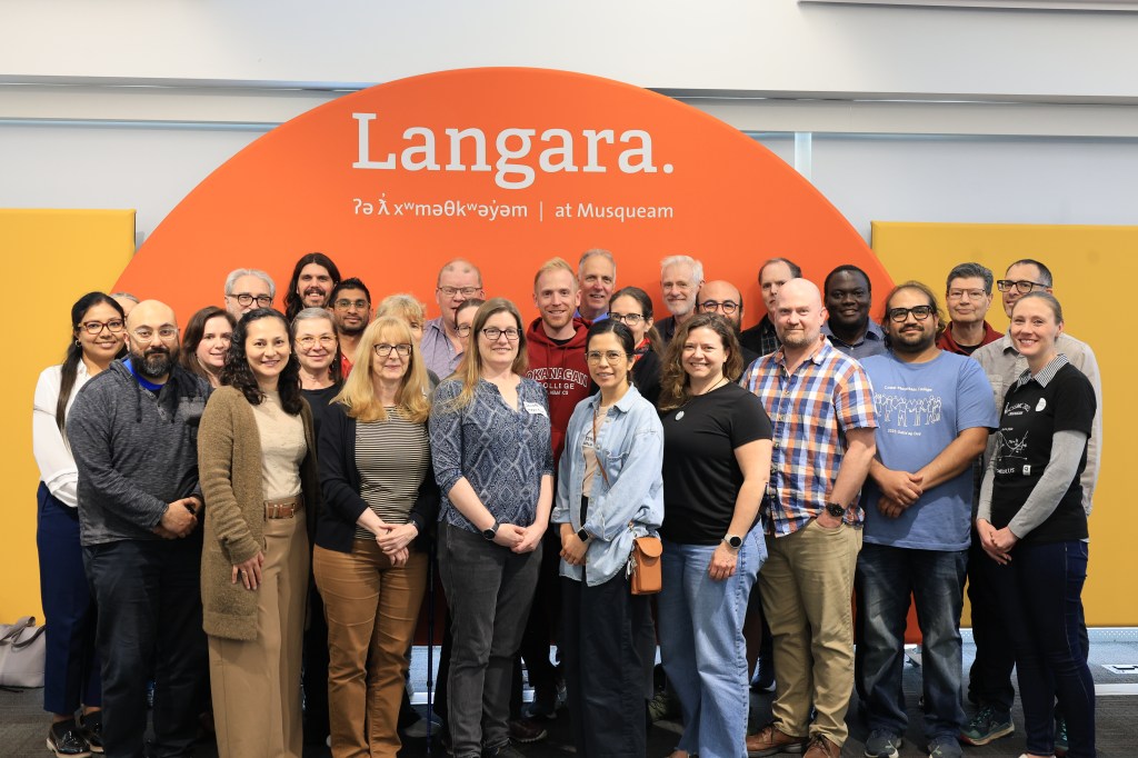 Group photo of representatives and hosts